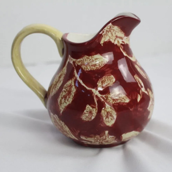 Floral creamer  - Picture 2 of 3